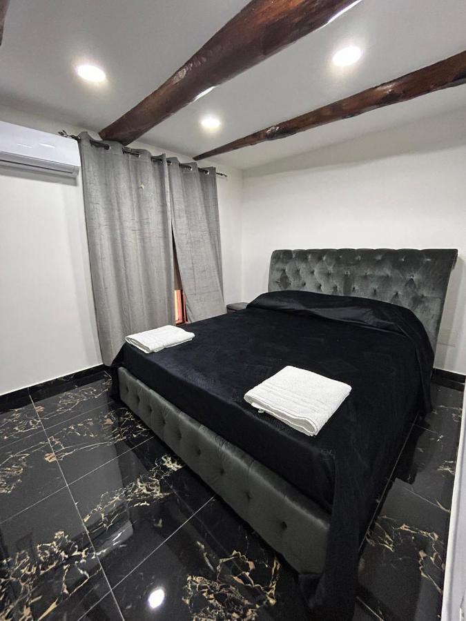 Giovanni Luxury Suites ナポリ エクステリア 写真