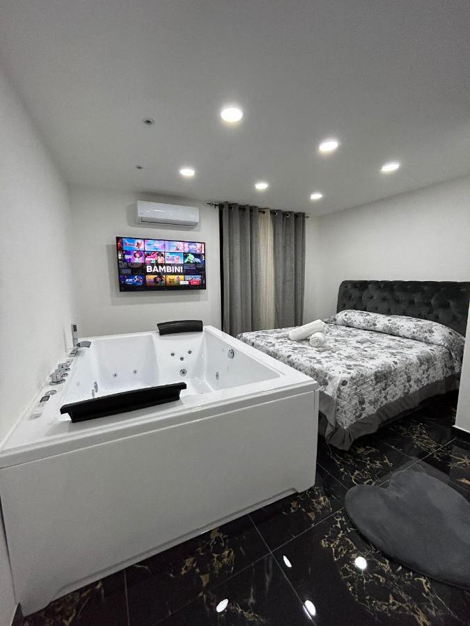 Giovanni Luxury Suites ナポリ エクステリア 写真
