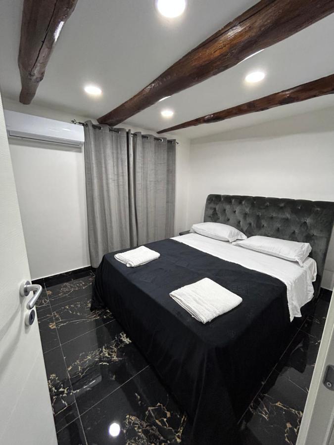 Giovanni Luxury Suites ナポリ エクステリア 写真