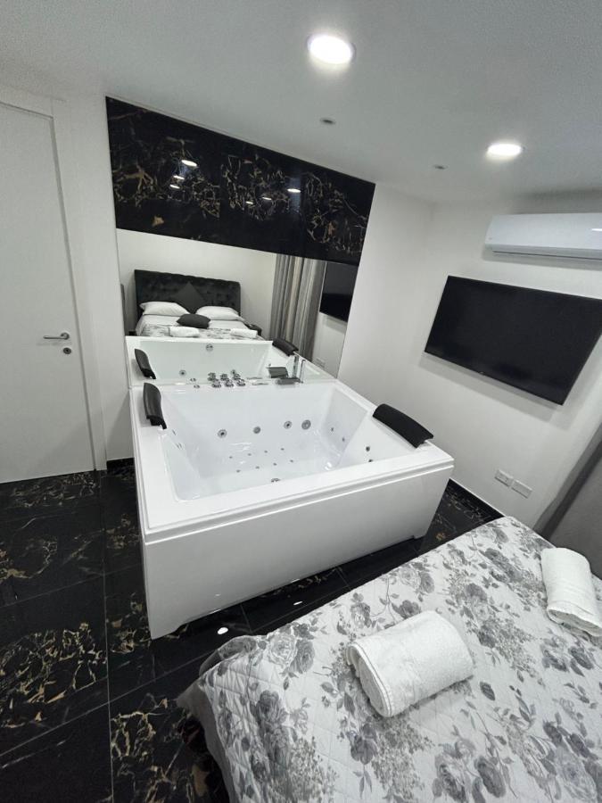 Giovanni Luxury Suites ナポリ エクステリア 写真
