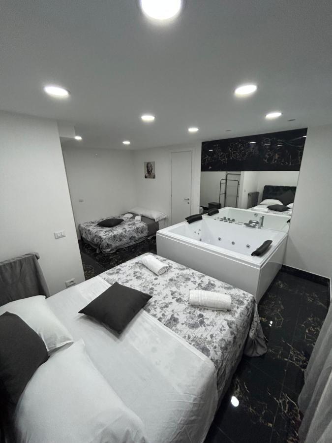 Giovanni Luxury Suites ナポリ エクステリア 写真