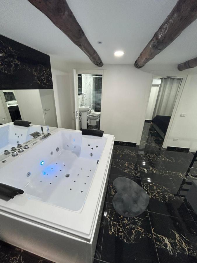 Giovanni Luxury Suites ナポリ エクステリア 写真
