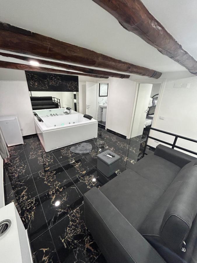 Giovanni Luxury Suites ナポリ エクステリア 写真