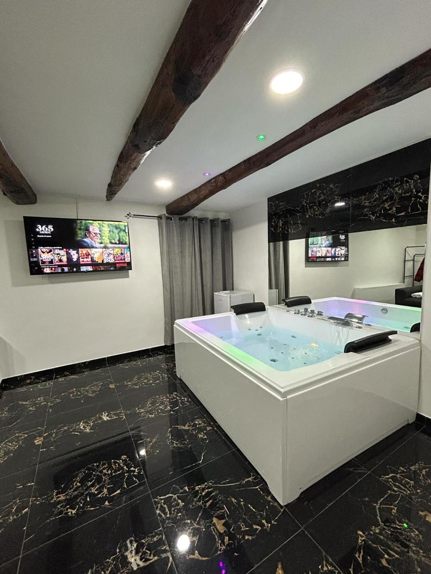 Giovanni Luxury Suites ナポリ エクステリア 写真